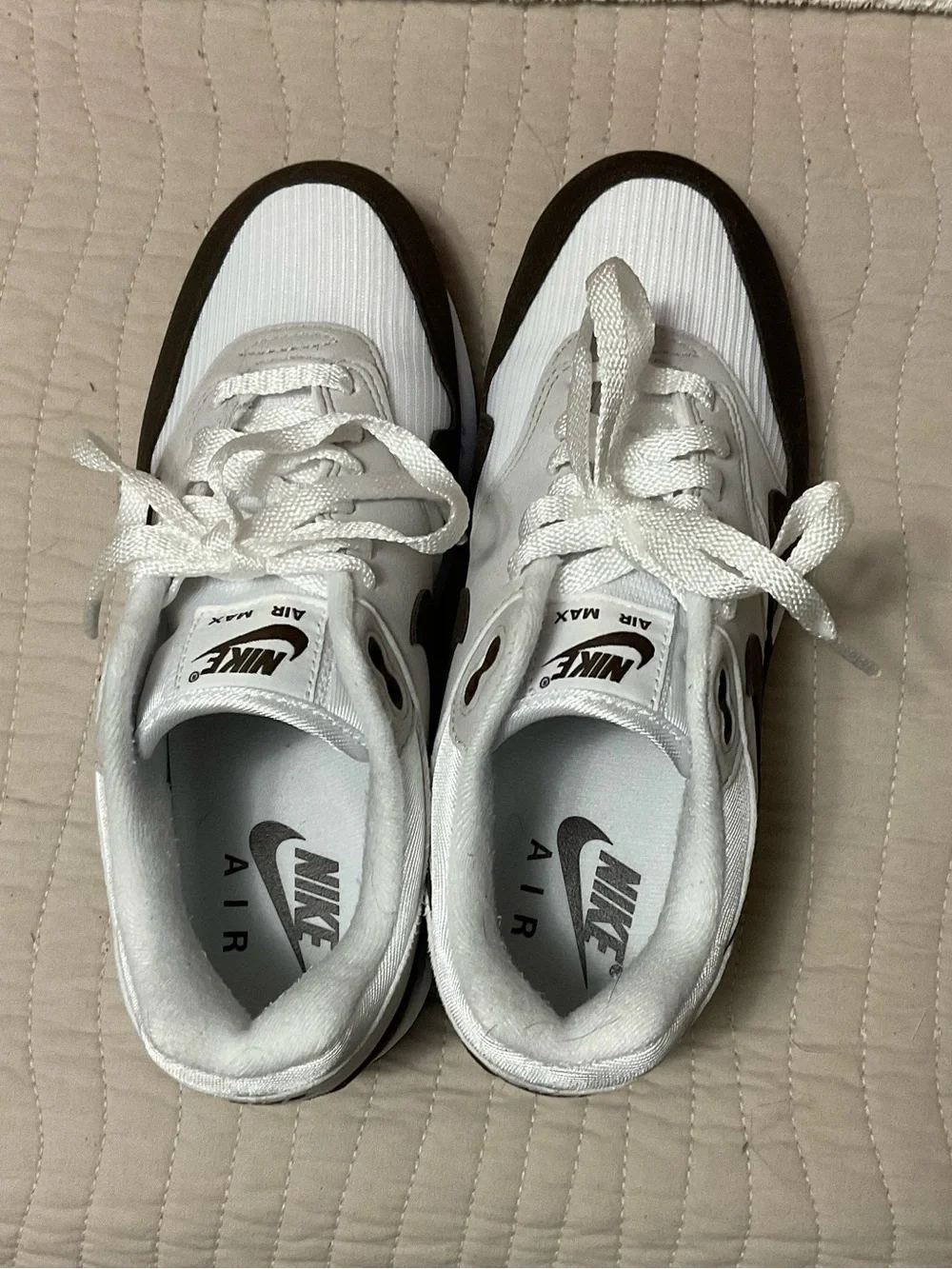 Women’s 8.5 Nike Air Max 1